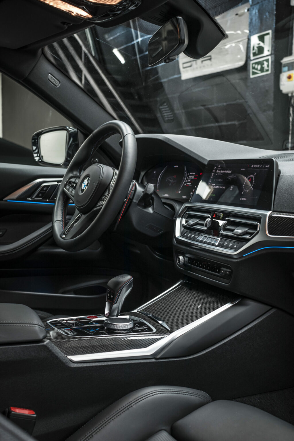 alt = "bmw m4 g82 competition interior by gtr auto"