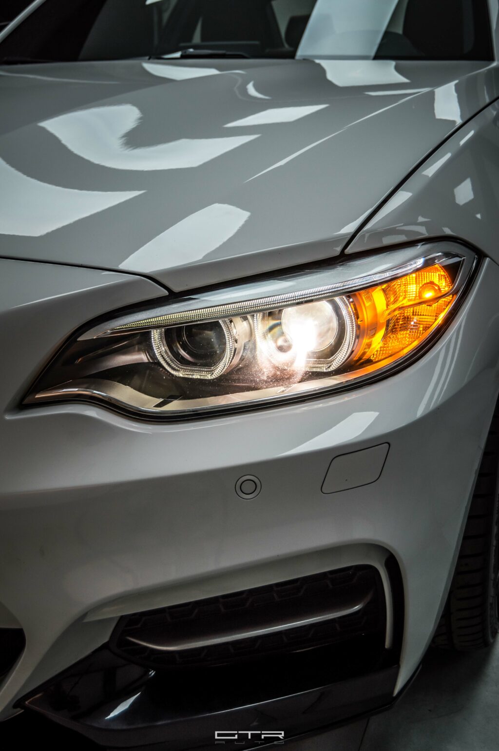 alt= "bmw m 235i faros"